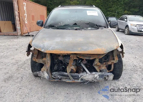 2011 Toyota Highlander Se V6 from USA, damaged, VIN 5TDBK3EH8BS064368